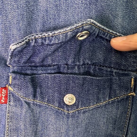 Levi's Red Label Women's XL Denim Blue Embroidered Flower Snap Button Up Shirt - Picture 7 of 11